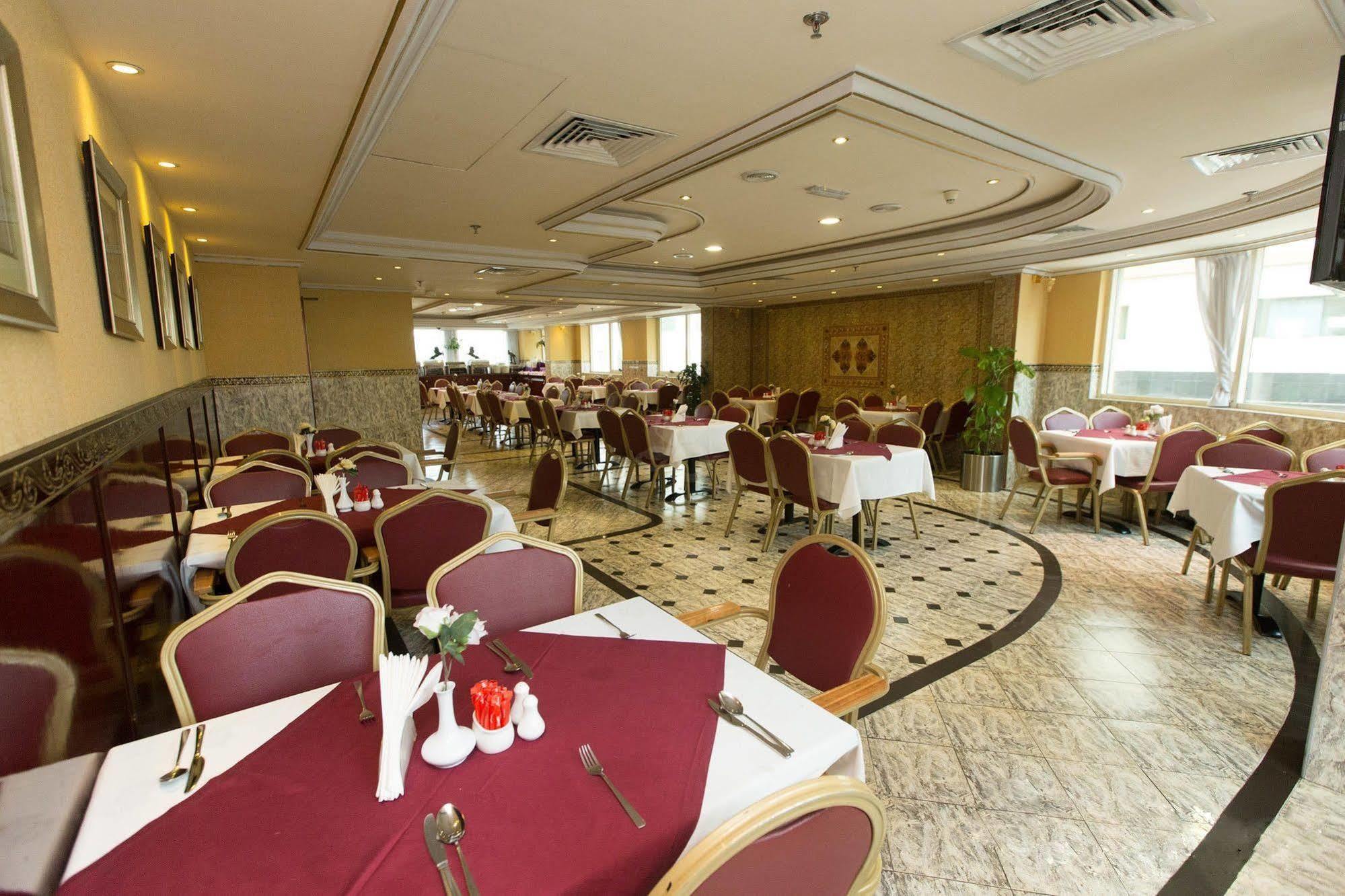 Comfort Inn Hotel Deira Dubái Restaurante foto